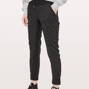 Street to studio 7/8 pants size 8